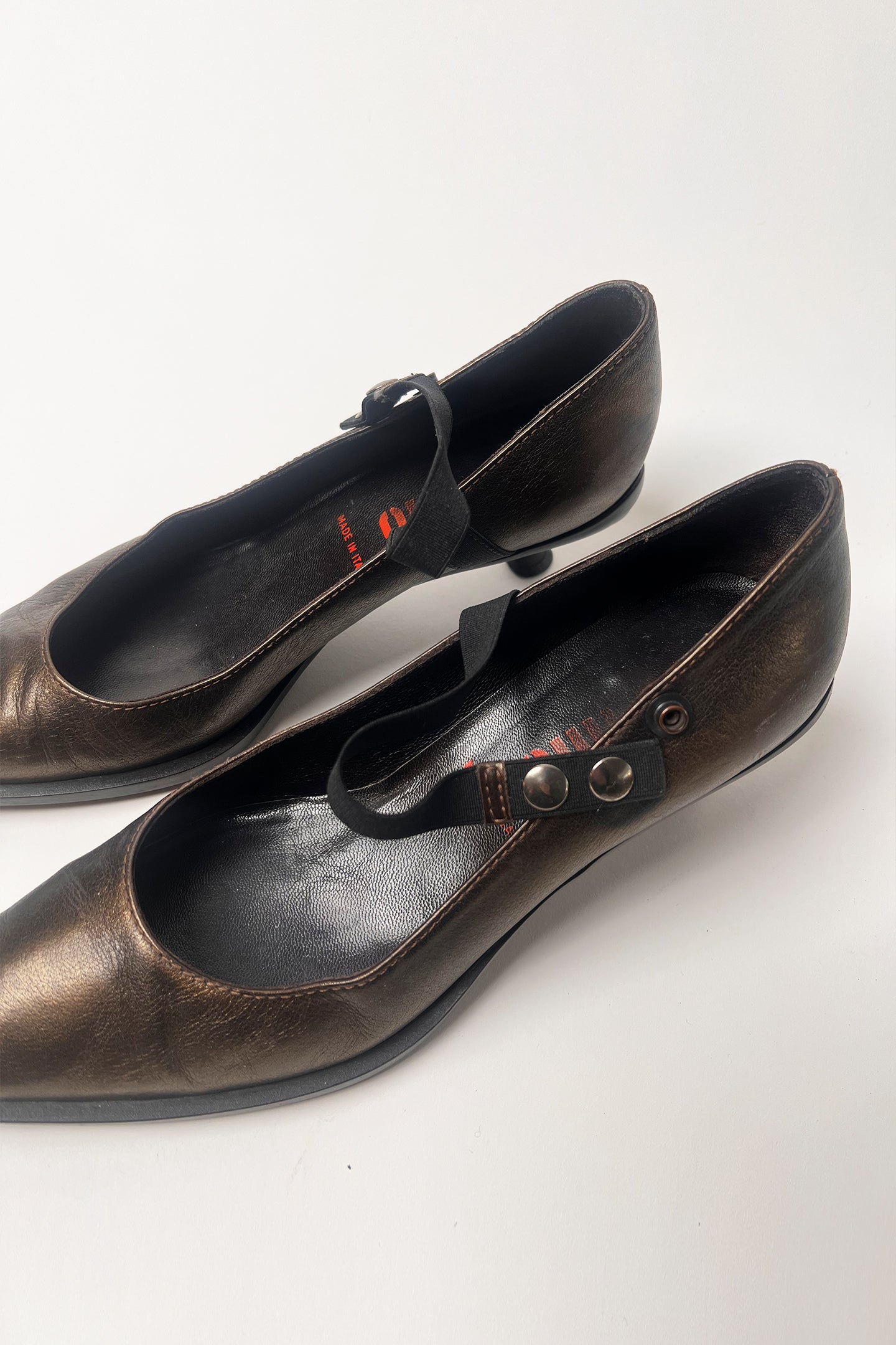 Vintage 90s Miu Miu pointed kitten heel mary janes in Metalic bronze leather