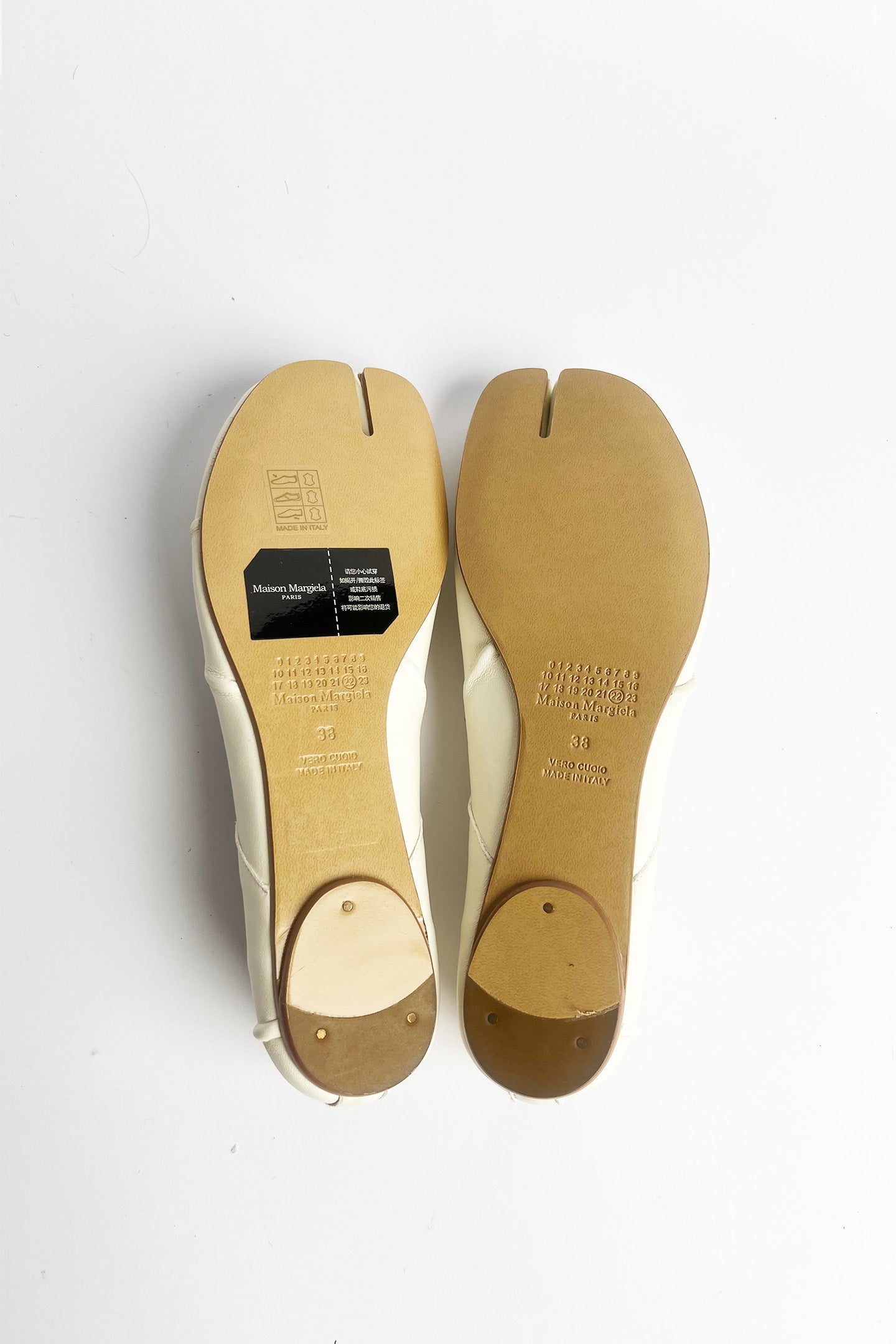 Maison Margiela white leather tabi ballet flats 38 new with box