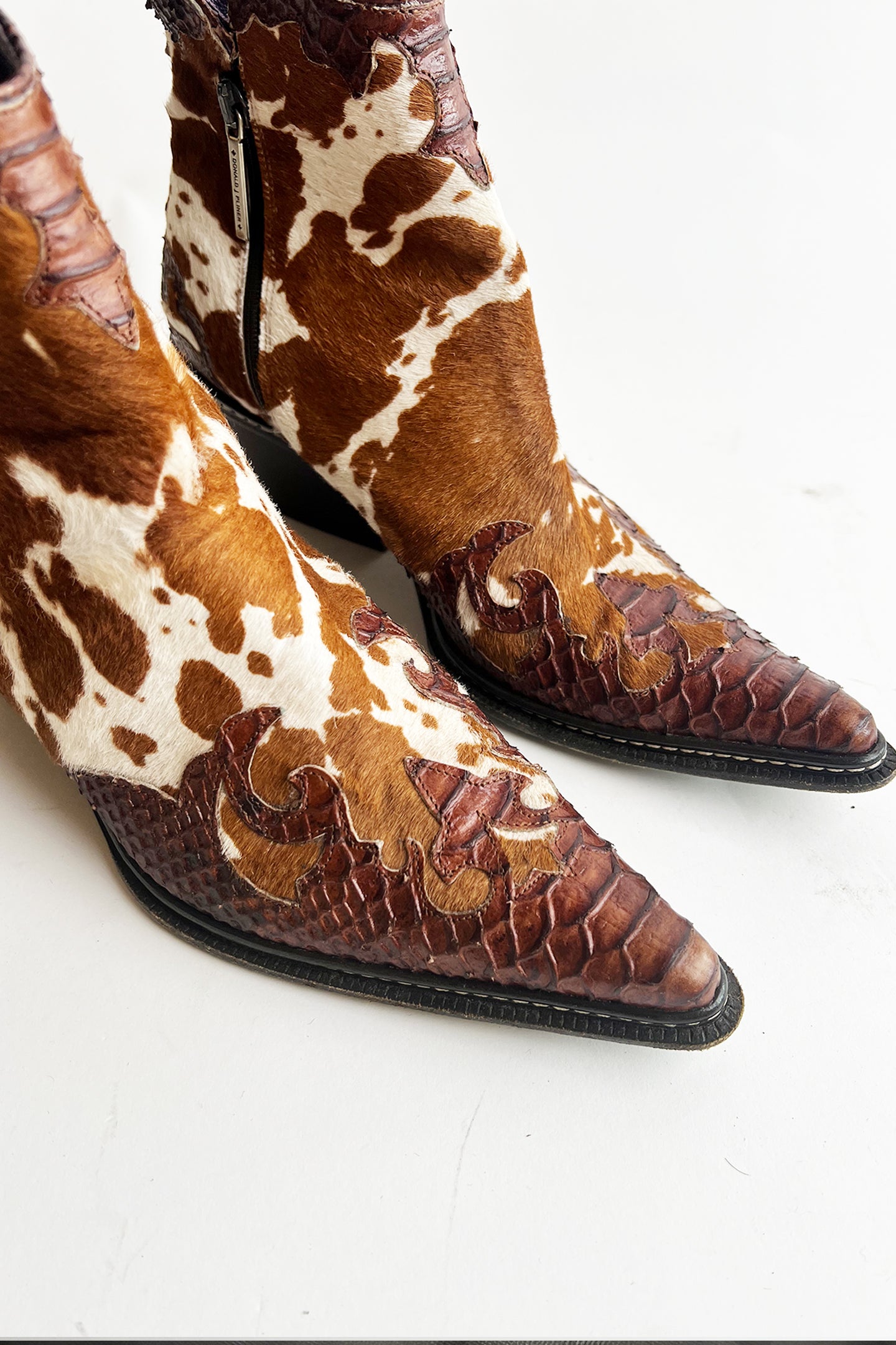 Vintage 90s Y2k Italian cowhide western heeled boots 37
