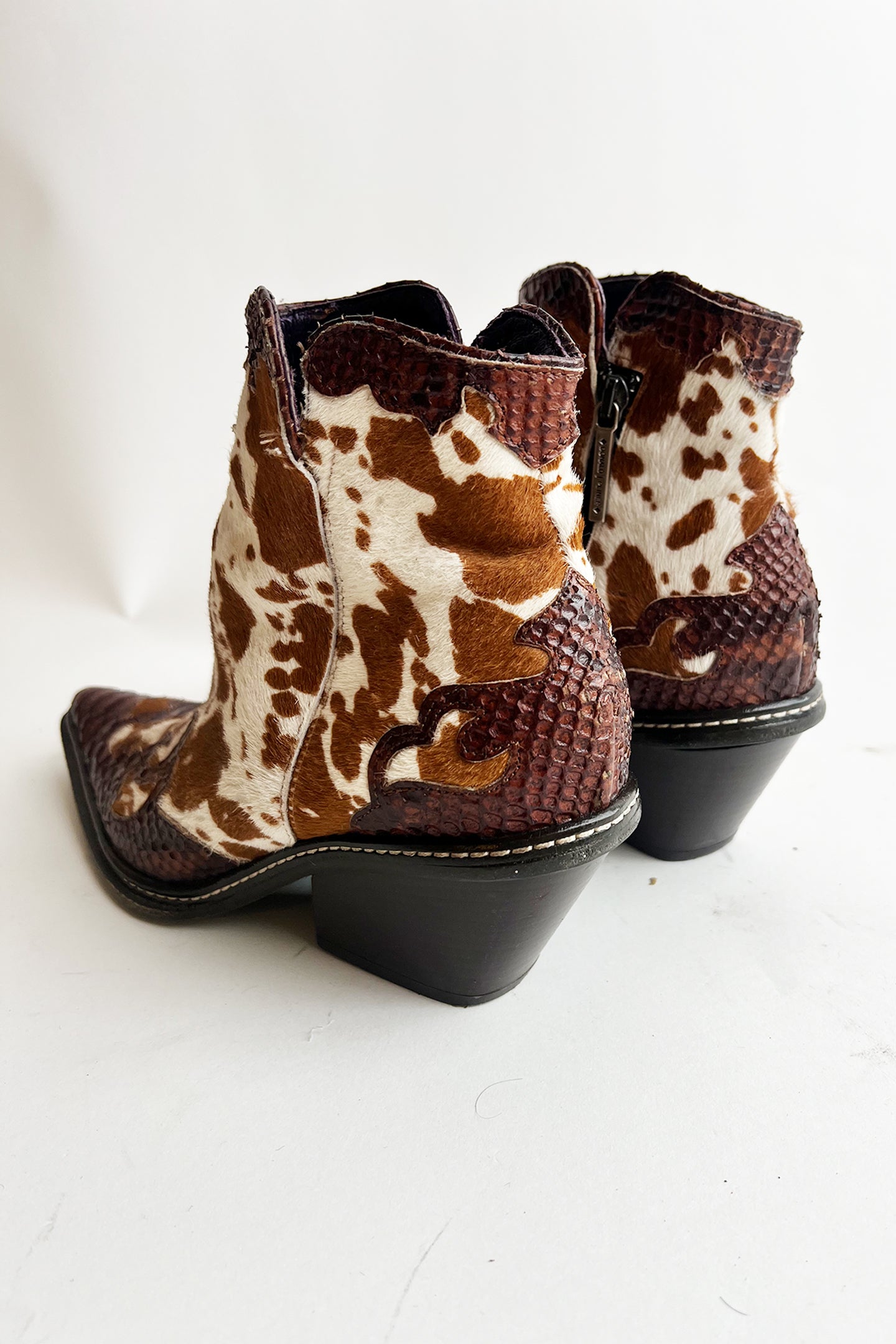 Vintage 90s Y2k Italian cowhide western heeled boots 37