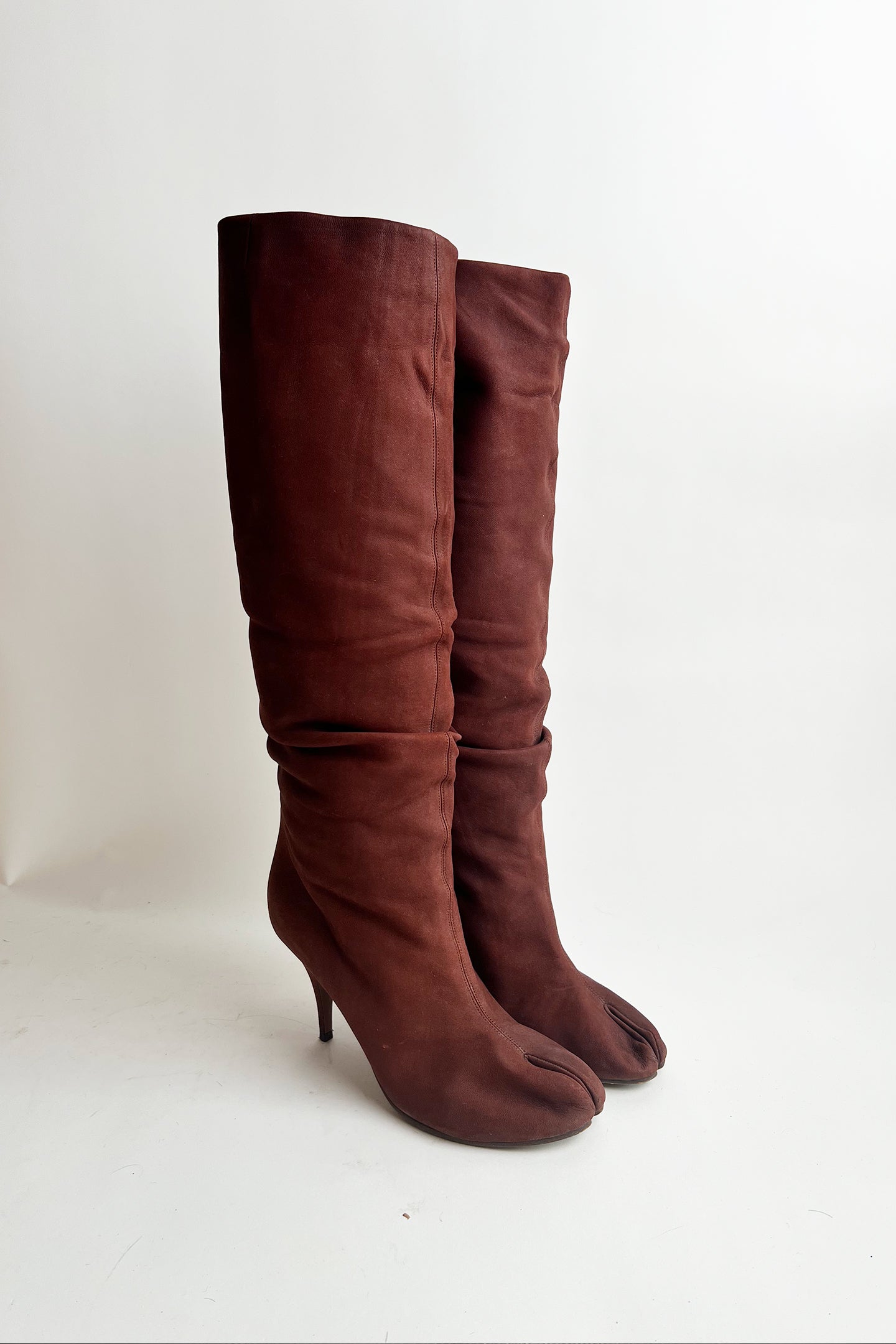 Rare vintage 90s Margiela Tabi heeled tall boots in Maroon suede leather 38