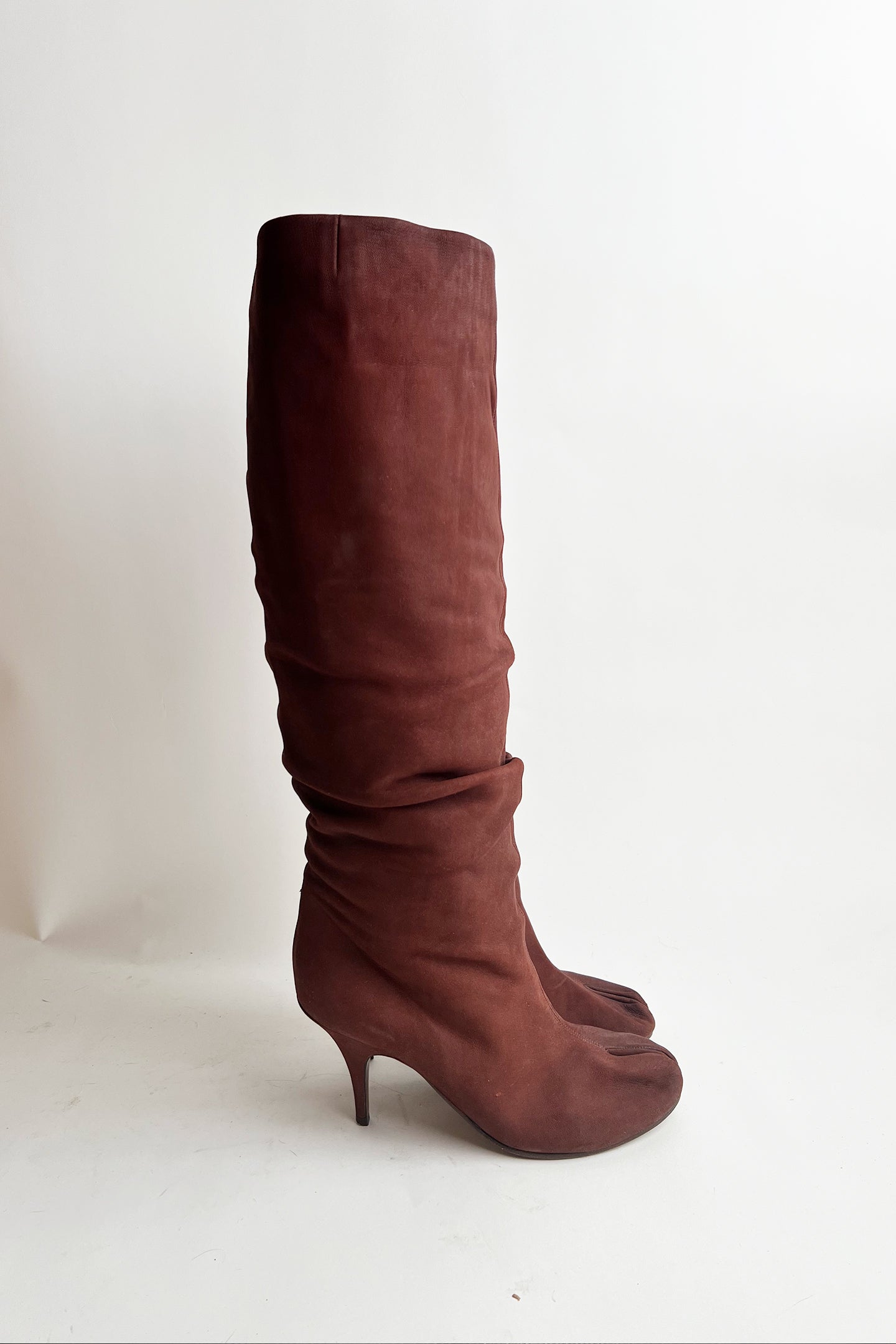 Rare vintage 90s Margiela Tabi heeled tall boots in Maroon suede leather 38