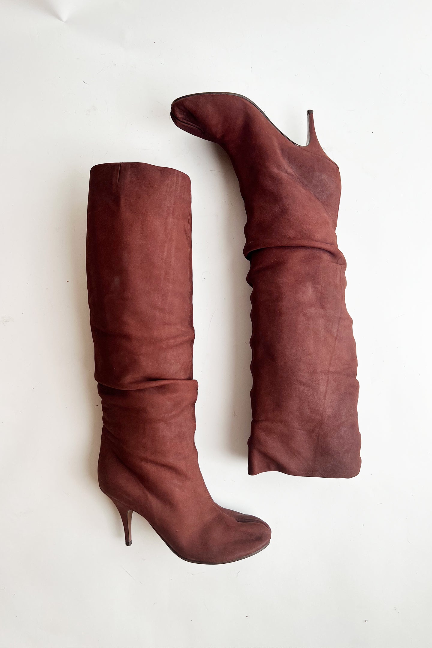 Rare vintage 90s Margiela Tabi heeled tall boots in Maroon suede leather 38