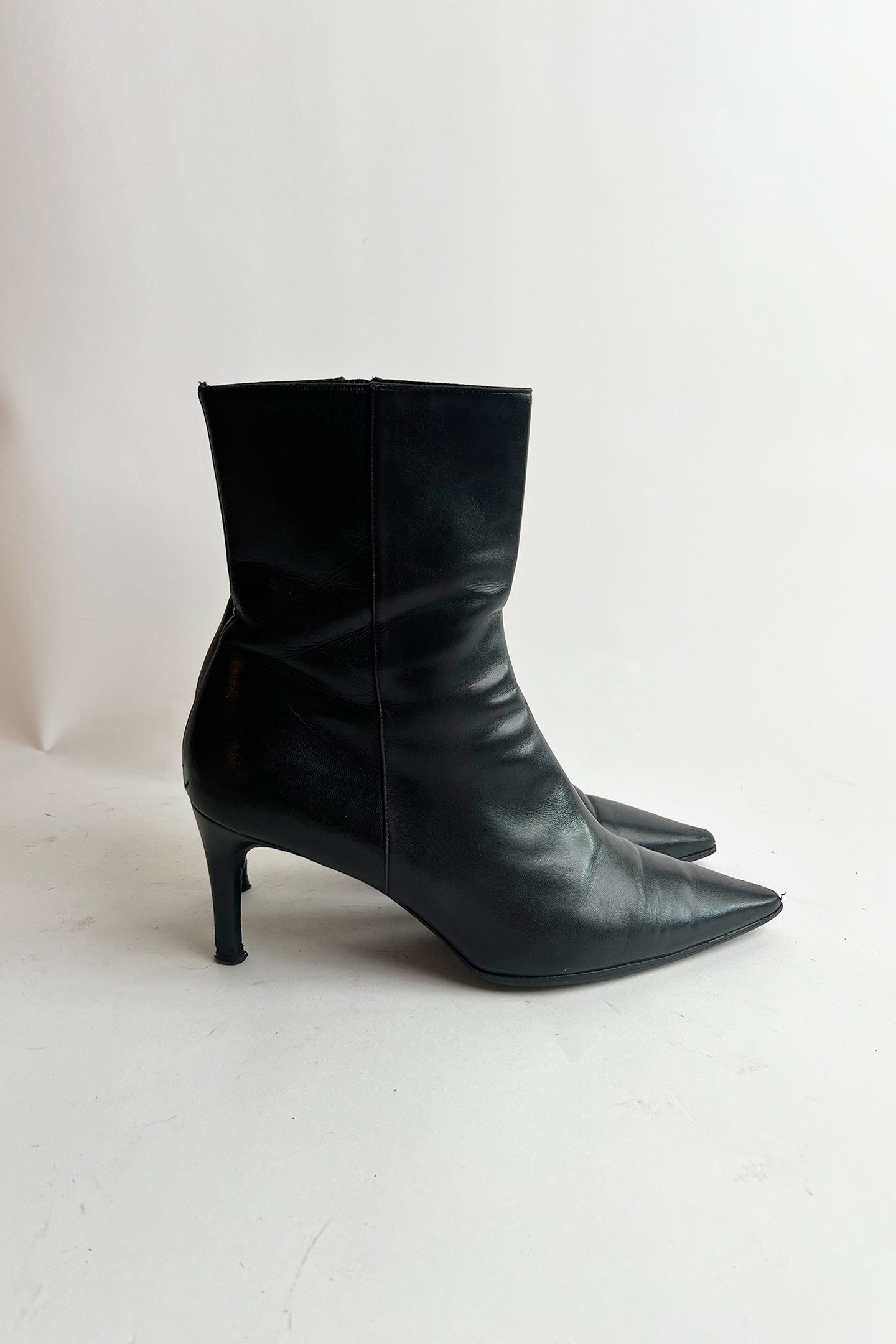 Vintage 90s black leather GUCCI kitten heel booties 8 1/2
