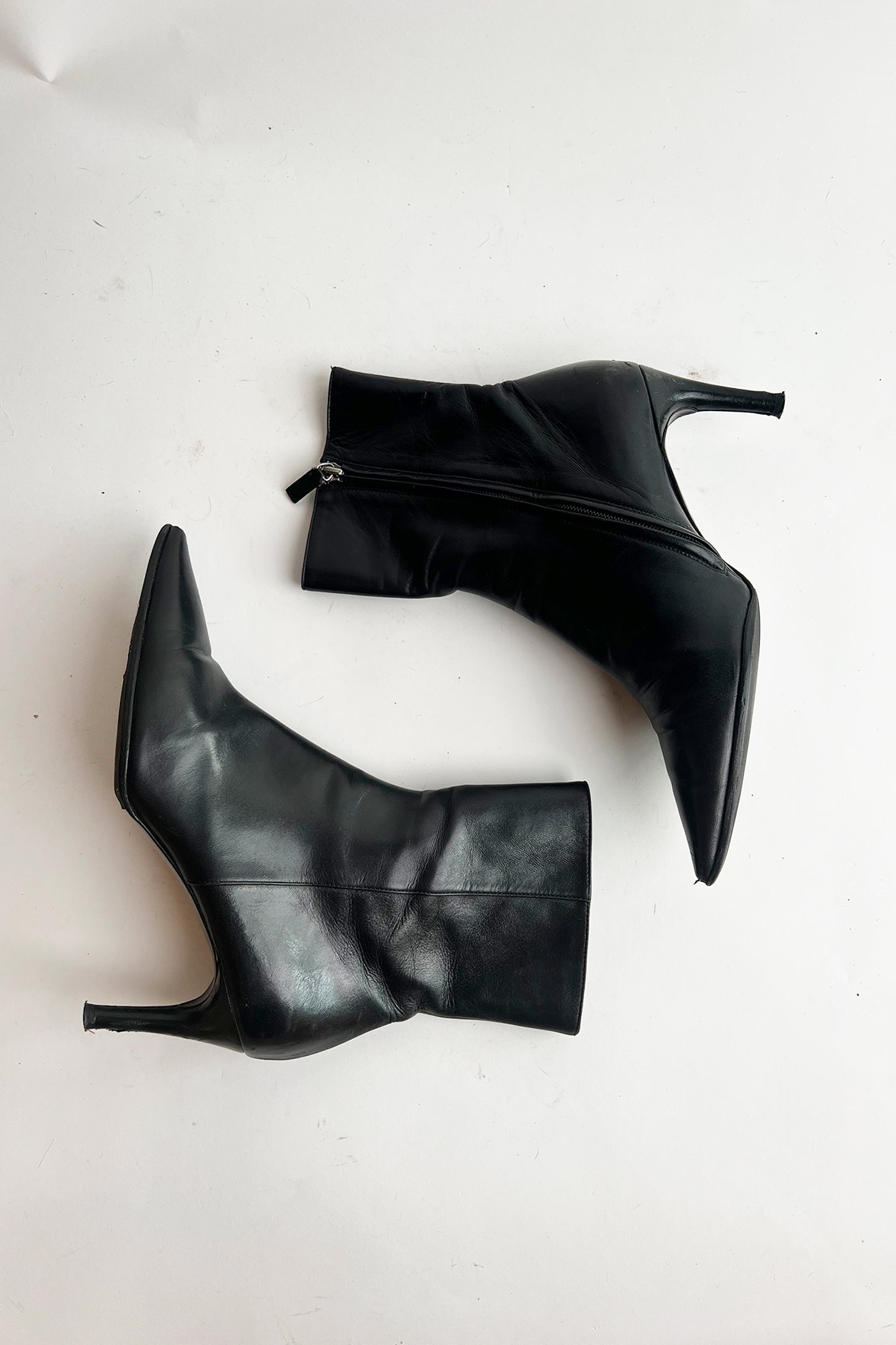 Vintage 90s black leather GUCCI kitten heel booties 8 1/2