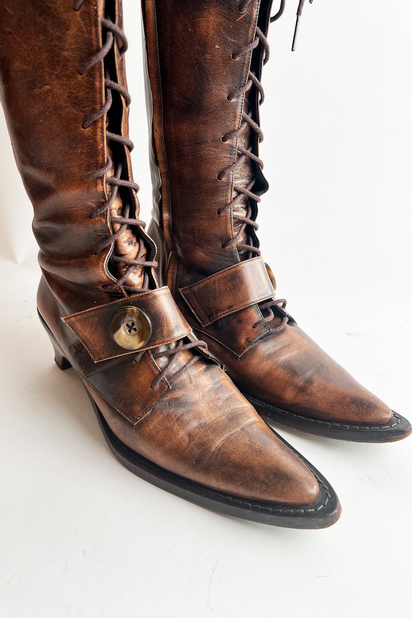 Vintage 90s Muxtart distressed brown leather kitten heel lace up boots 38