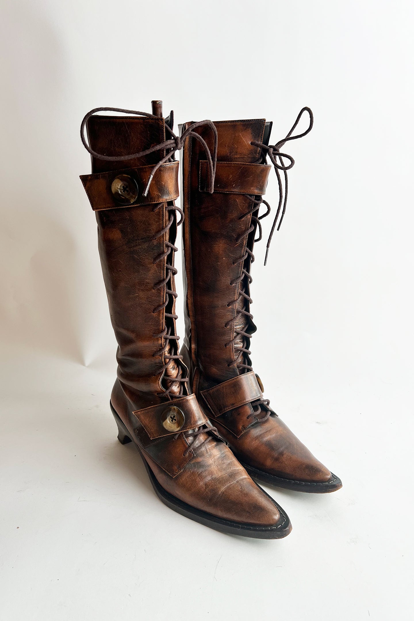 Vintage 90s Muxtart distressed brown leather kitten heel lace up boots 38