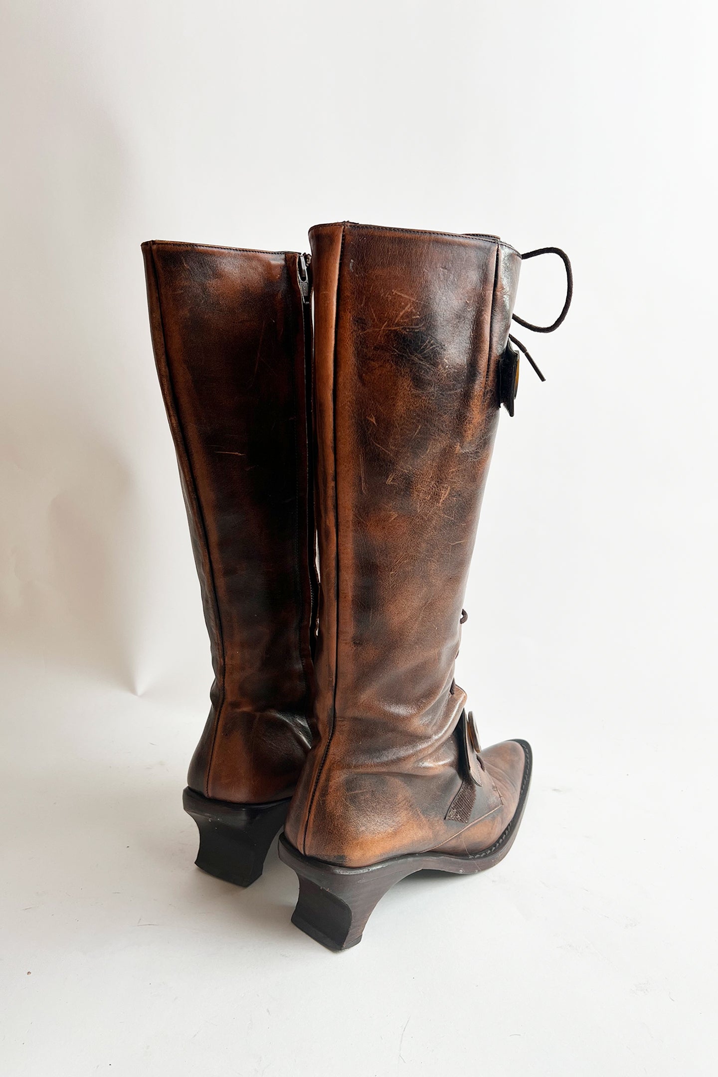 Vintage 90s Muxtart distressed brown leather kitten heel lace up boots 38