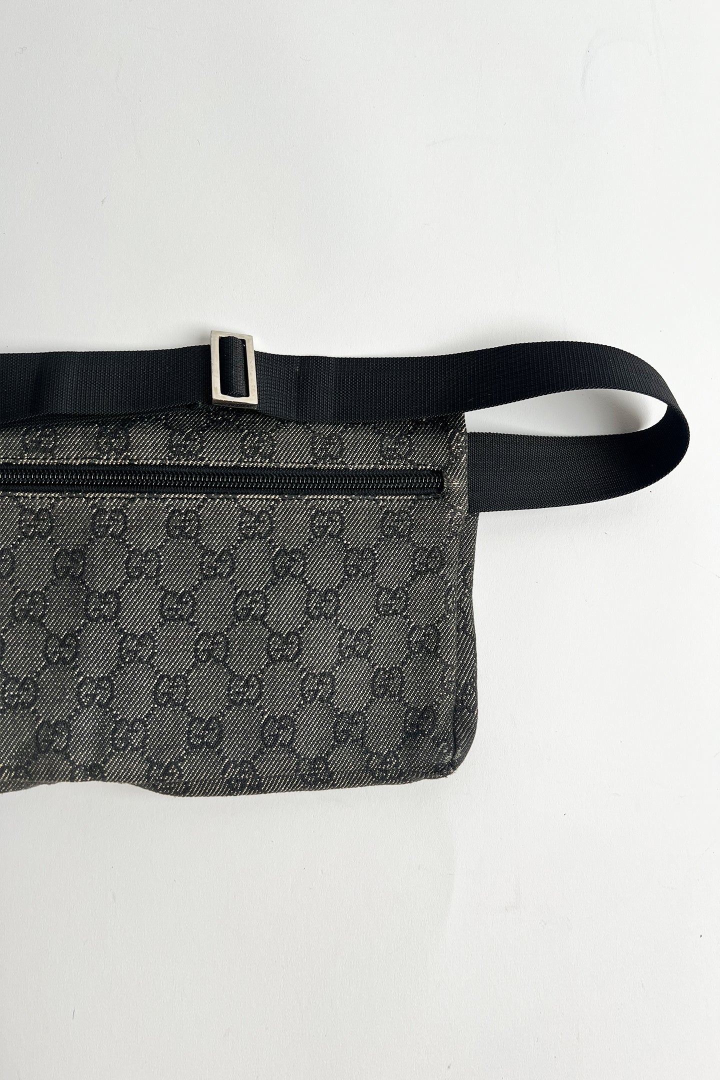Vintage black GUCCI belt bag