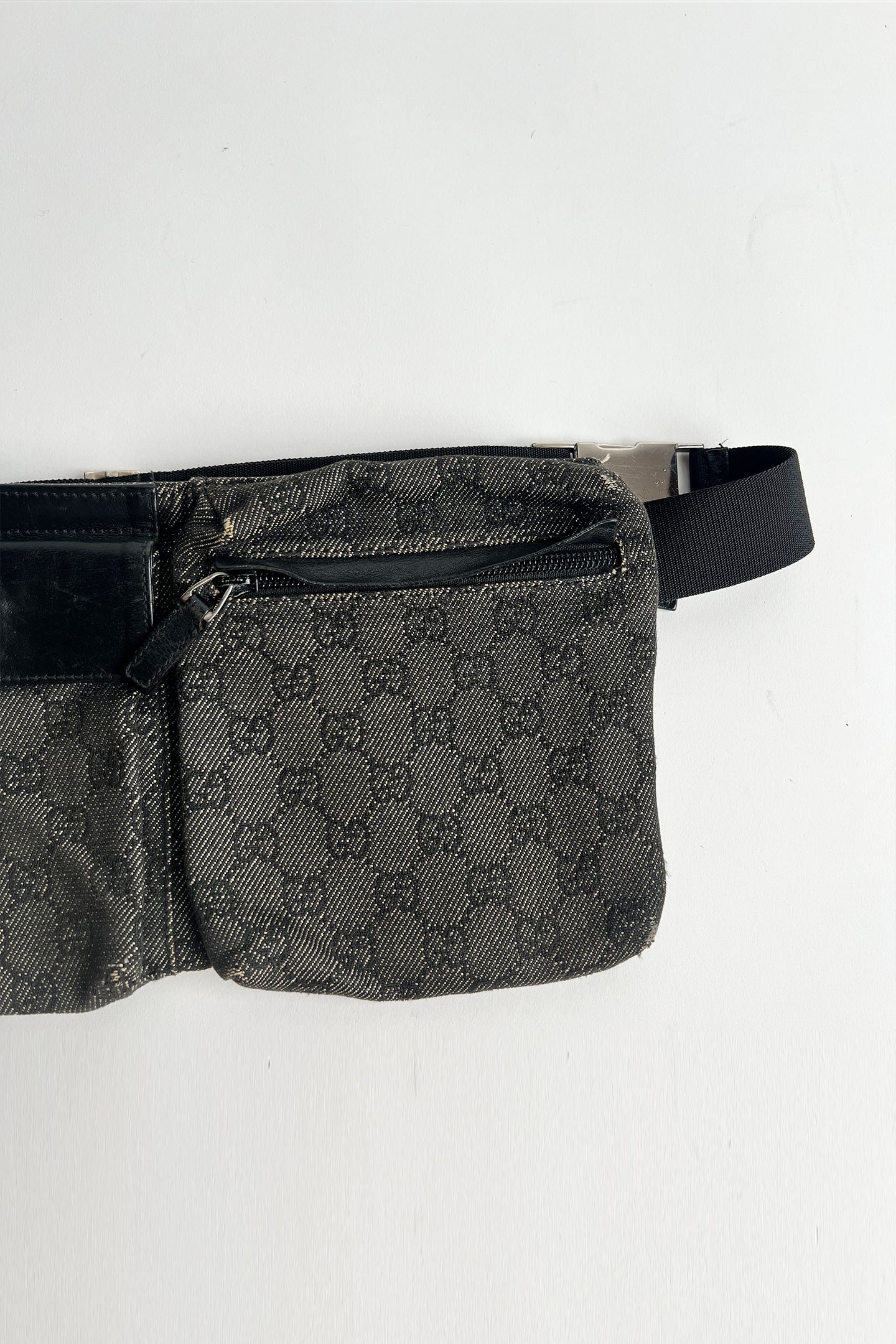 Vintage black GUCCI belt bag