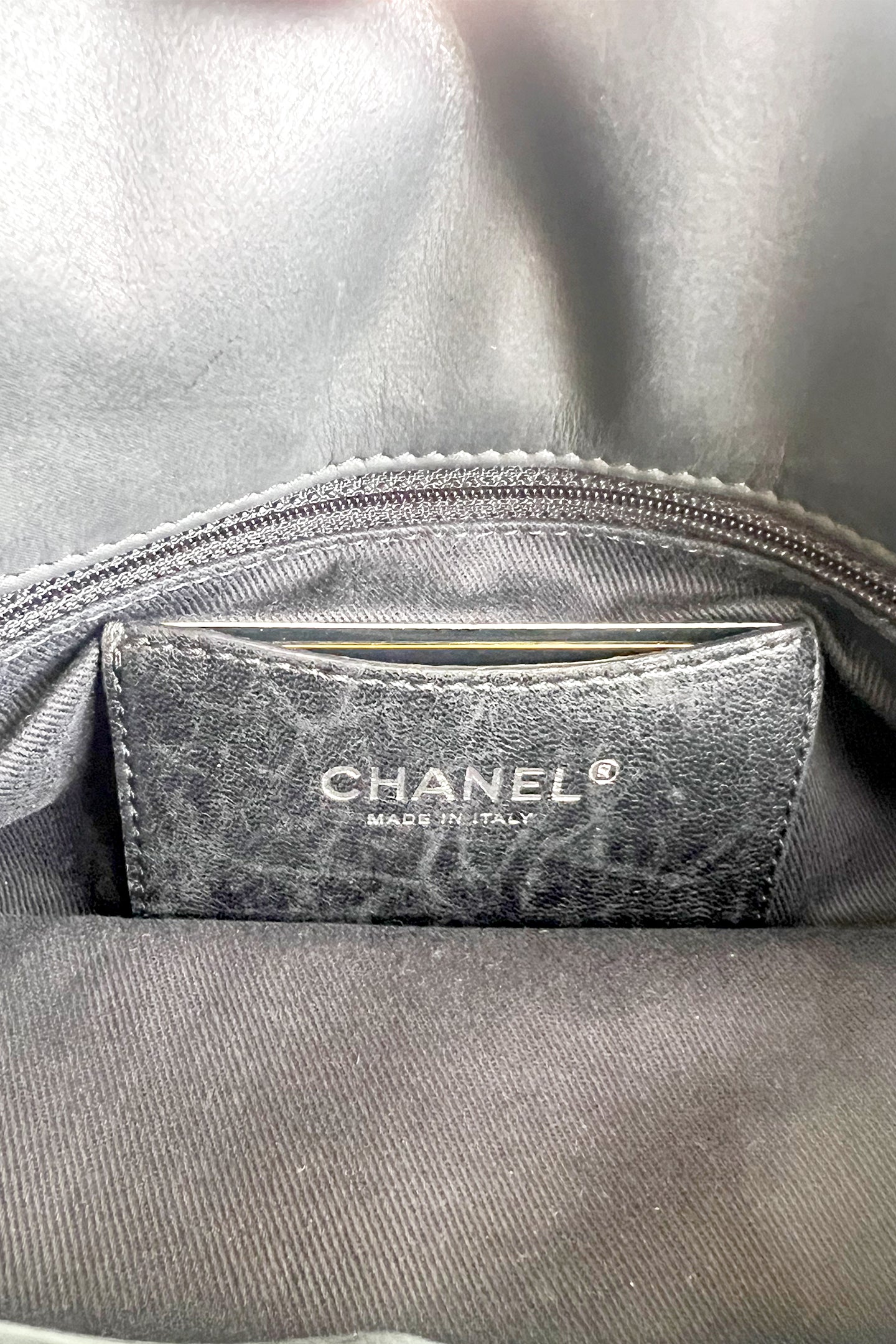 Vintage Chanel black caviar leather shoulder bag with wooden tone hardware
