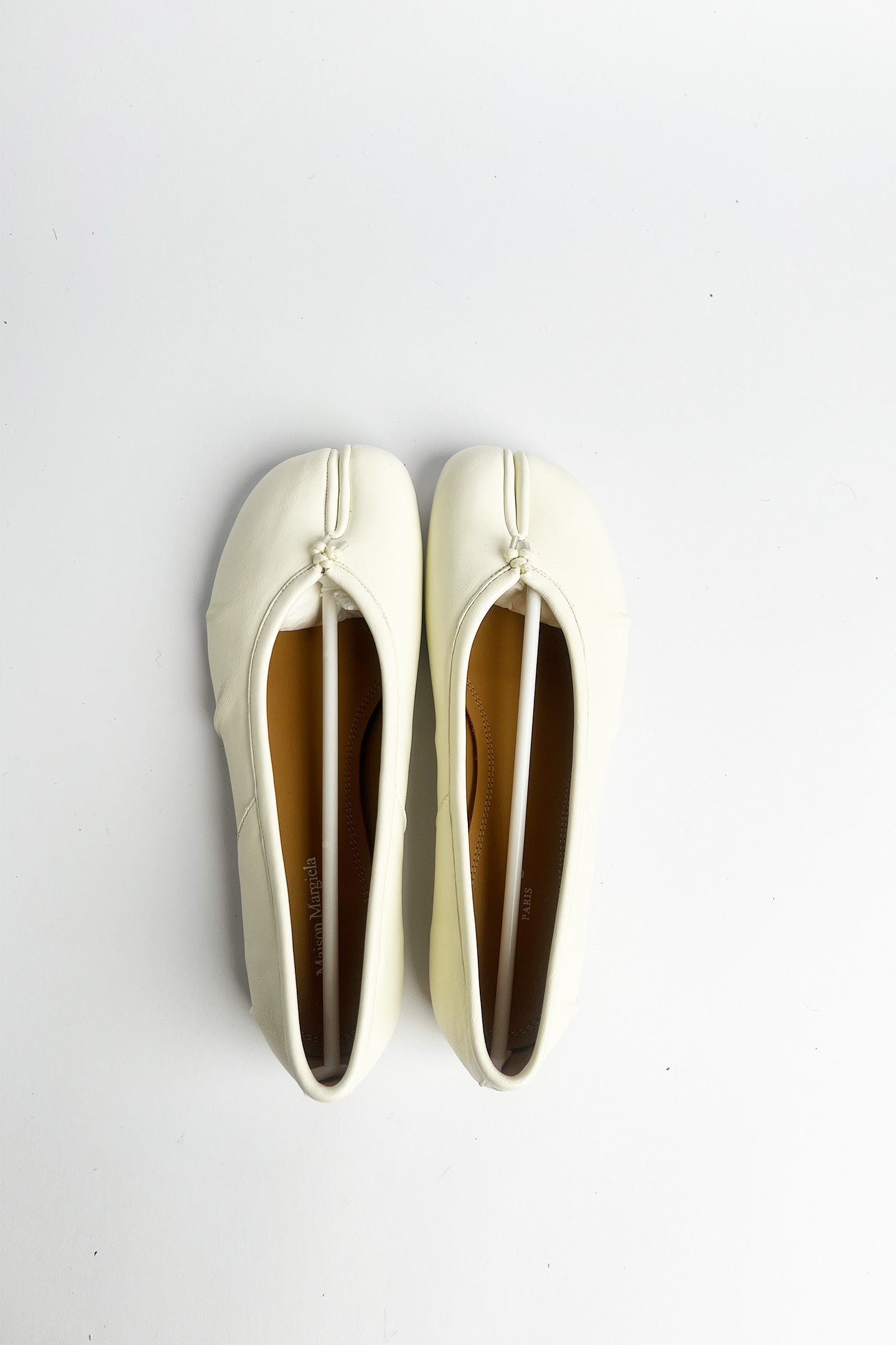 Maison Margiela white leather tabi ballet flats 38 new with box
