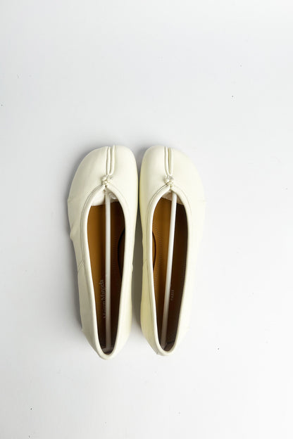 Maison Margiela white leather tabi ballet flats 38 new with box