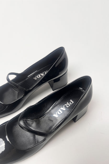 Vintage black patent leather Prada mary janes in square toe and heel