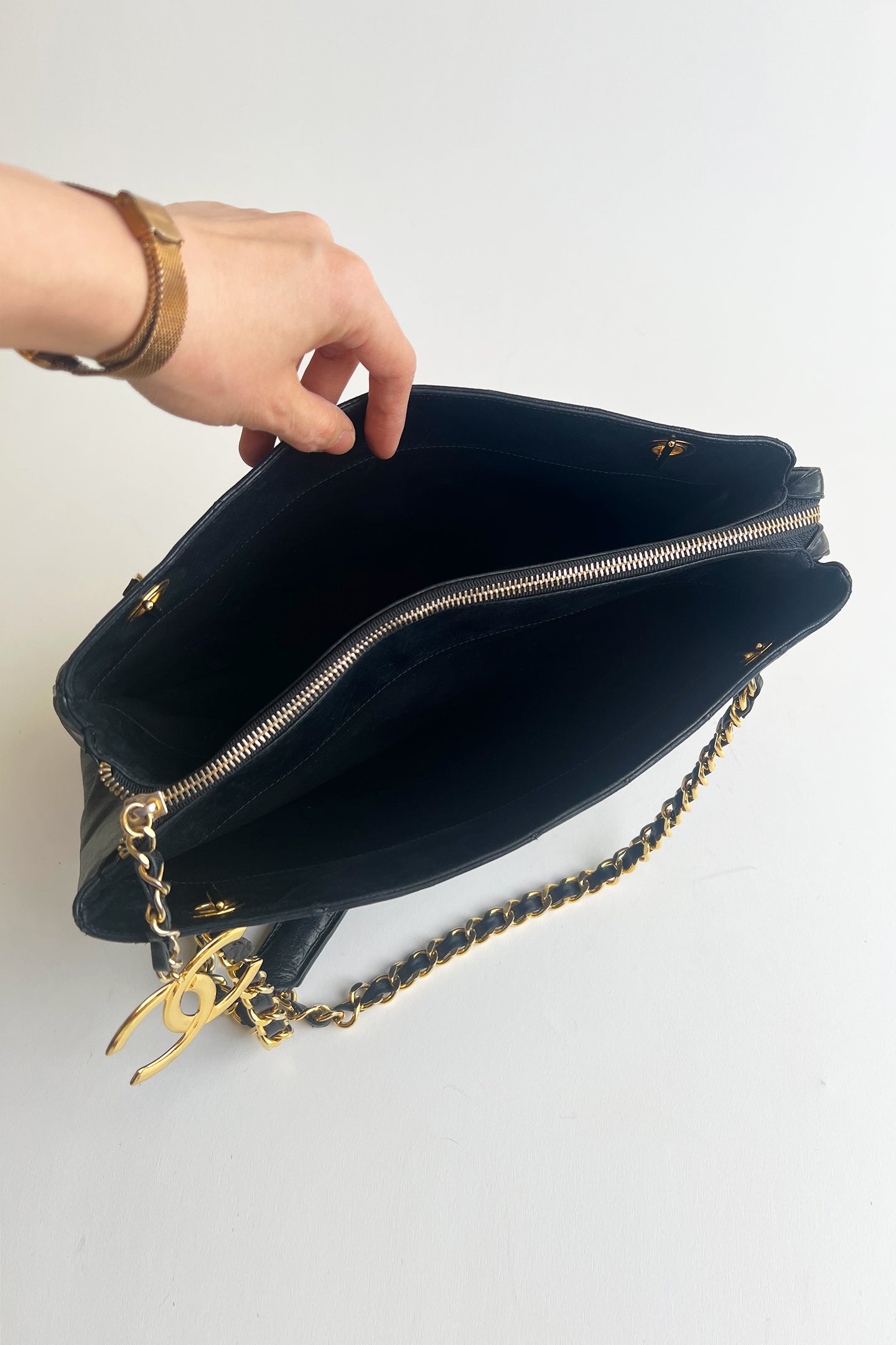 Vintage 2000s Chanel black lamb leather shoulder tote bag