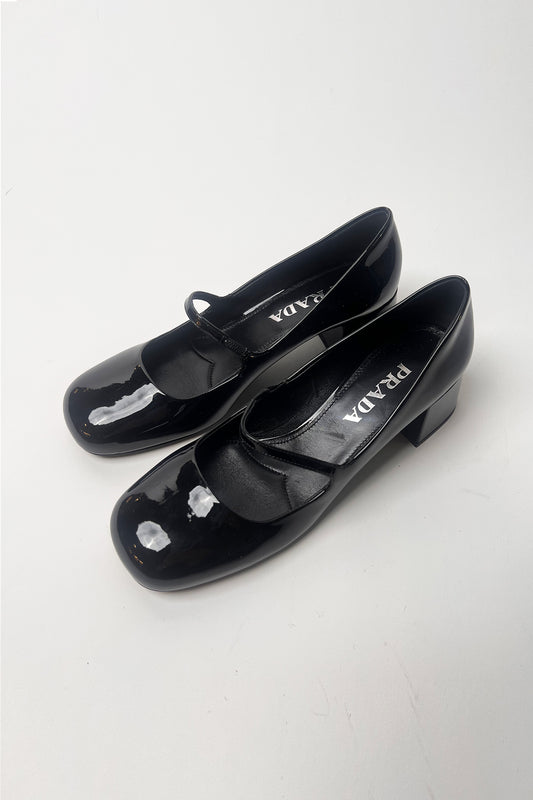 Vintage black patent leather Prada mary janes in square toe and heel