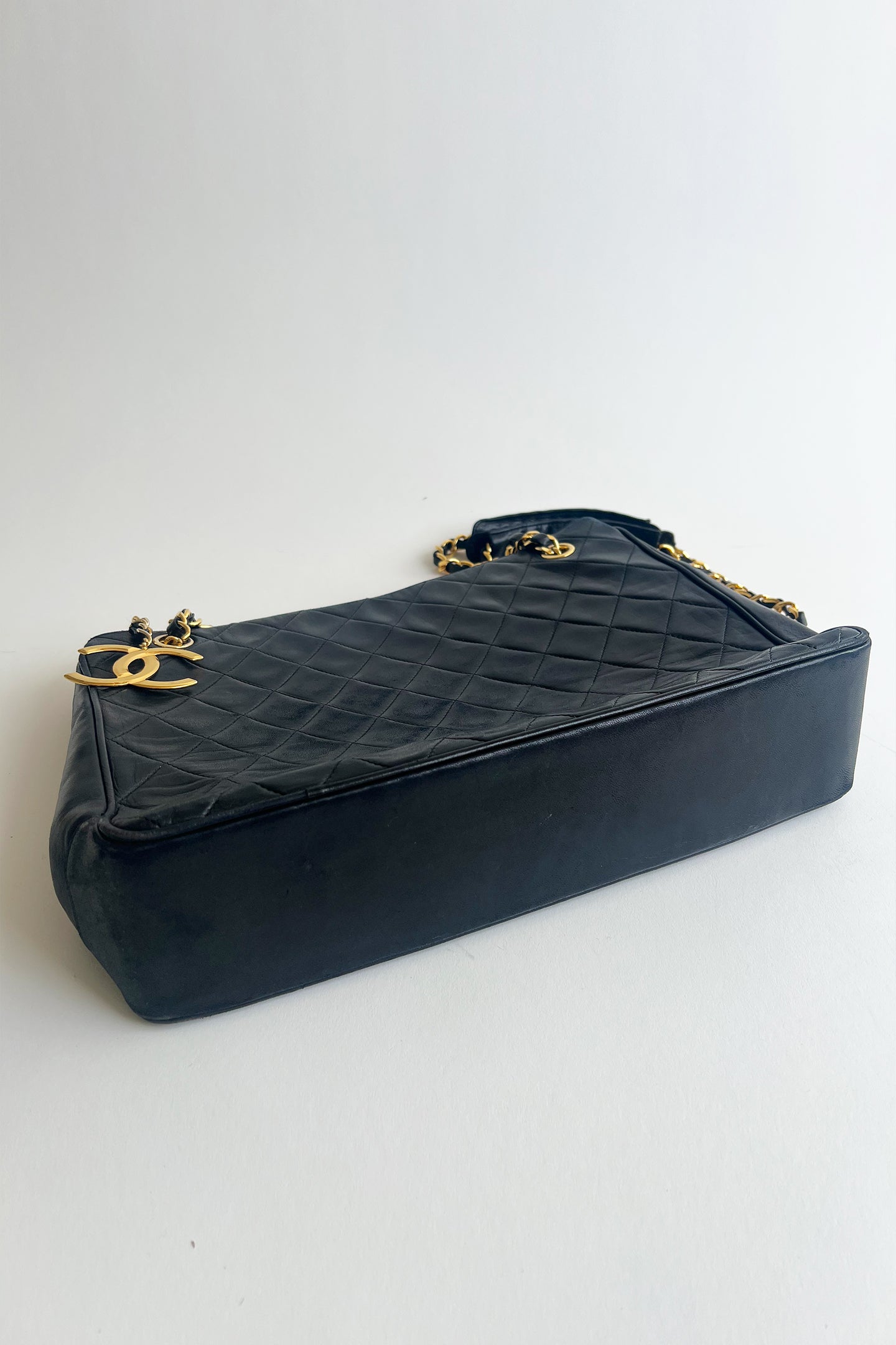 Vintage 2000s Chanel black lamb leather shoulder tote bag