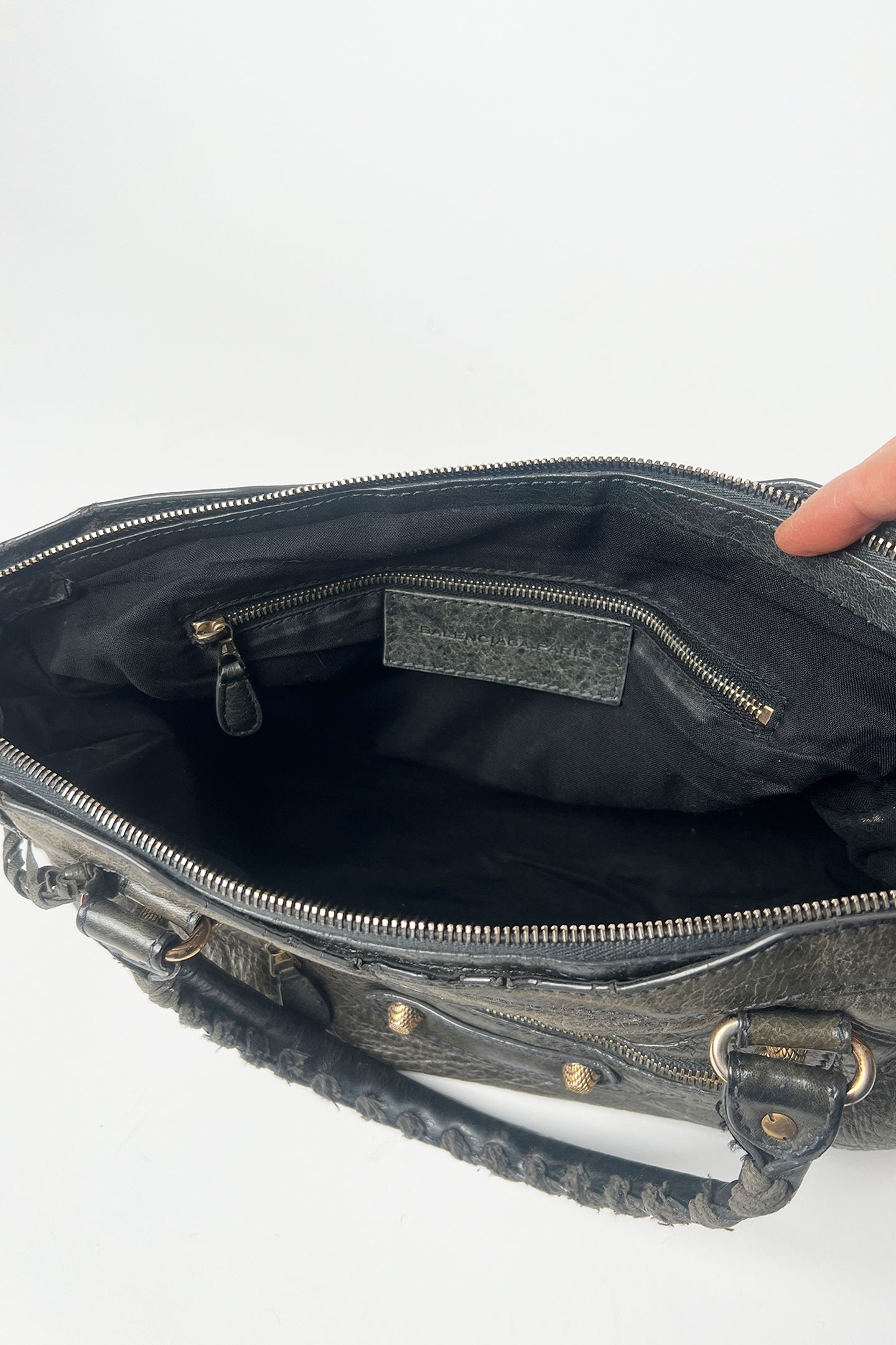 バッグ 2000s vintage BALENCIAGA le city Vintage 2000s Balenciaga le city bag in distressed grey